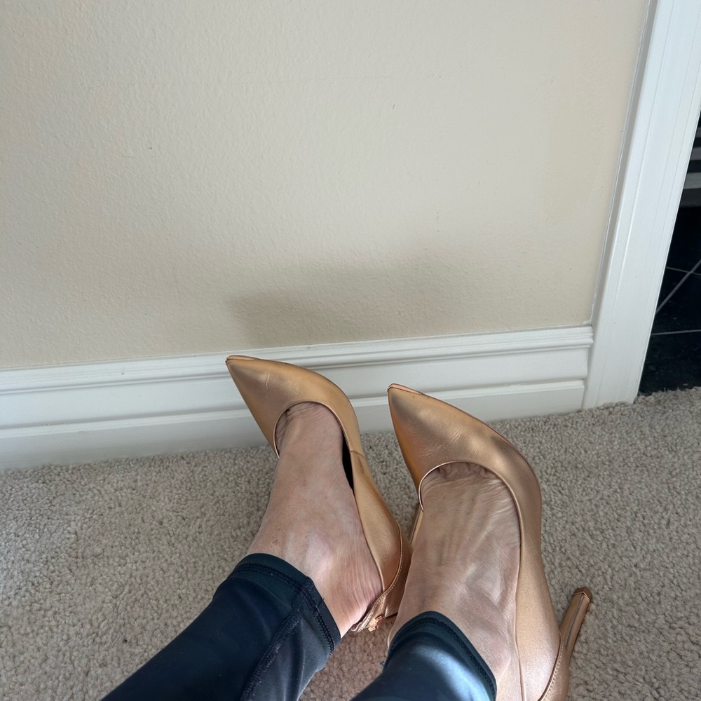 Ted Baker London Melisah Leather Rose Gold Pump - Picture 3 of 6